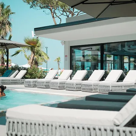 Blue By Comfort غوليم